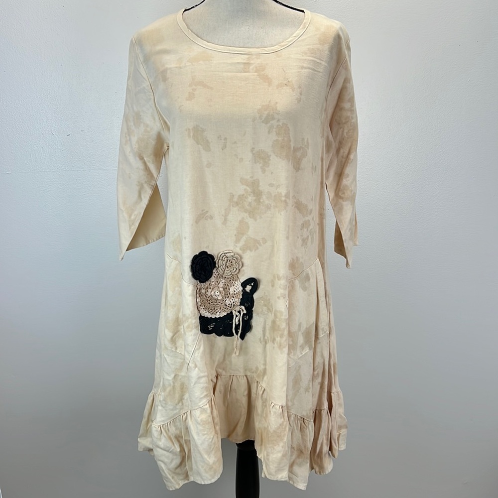 ⭐️L&B Lucky & Blessed nwt tea dyed crochet flower asymmetrical hem dress M - Picture 1 of 14